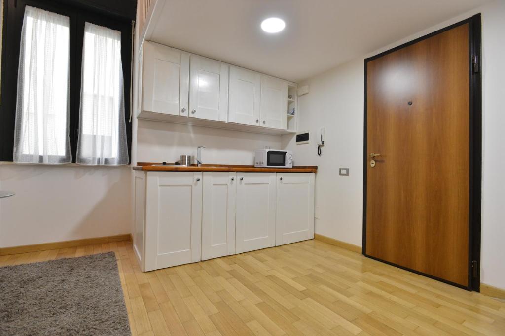 IzzHome Full Center Cozy room 4